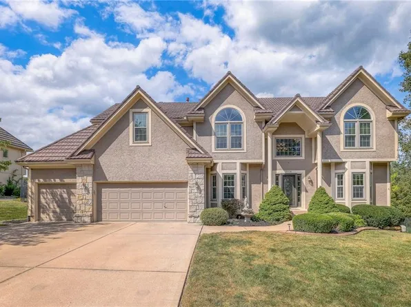 1804 SW Longview Ter, Lees Summit, MO 64081