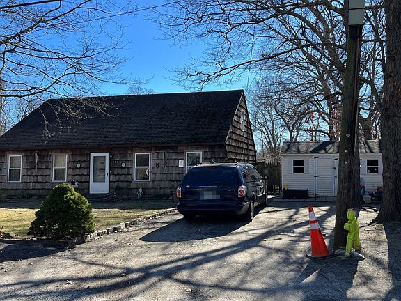 2nd image of 188 Mastic Blvd