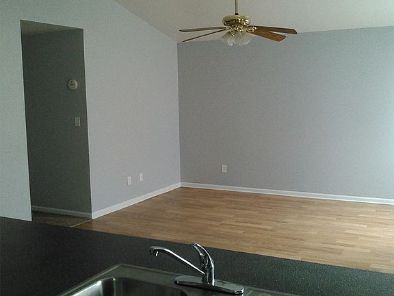 5th image of 6205 Dumont Ln