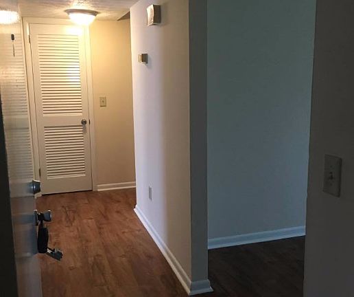 3rd image of 1734 Oshea St #B