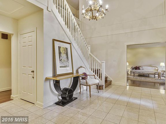 5th image of 20 Riverwood Ct