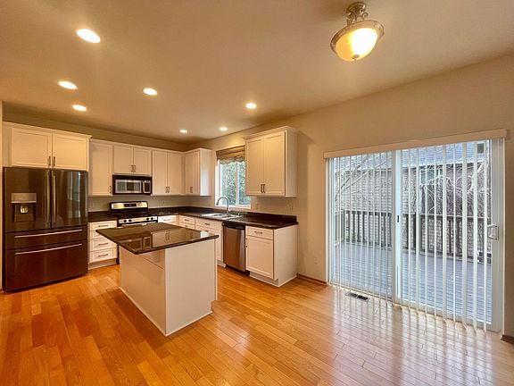 4th image of 6804 224th St SW