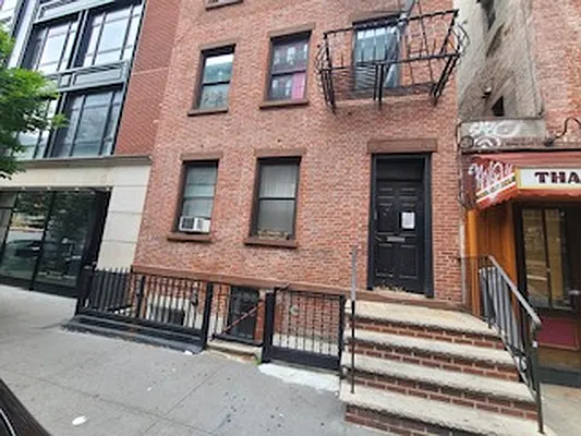 Rented by Lexington Properties LLC | media 11