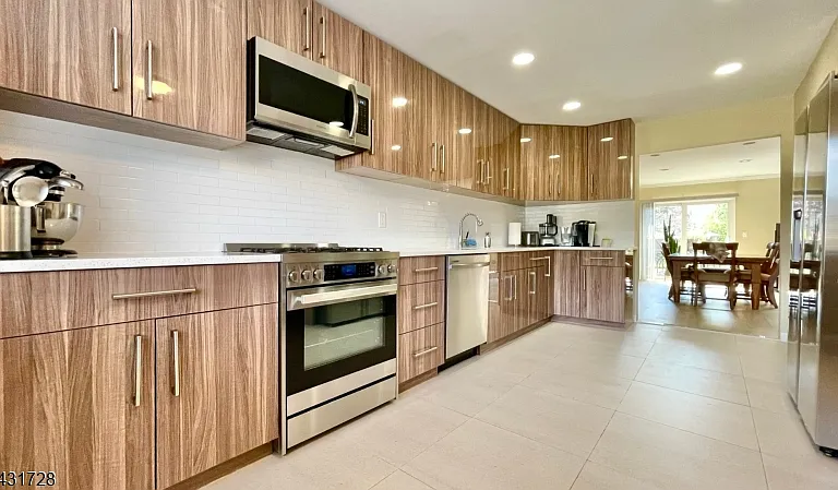 38 Park St #10C — Photo 4