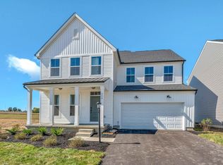 208 Scotsgrove Dr, Pataskala, OH 43062