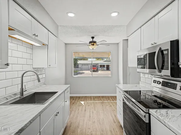 10127 N 95TH Drive #B, Peoria, AZ 85345