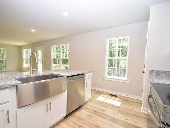 2nd image of 5025 Glendale Woods Pkwy