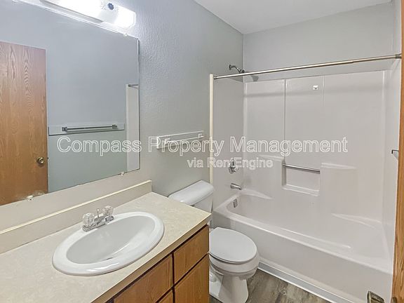 5th image of 451 Lincoln Ave #6