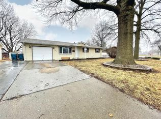 285 Edwards St, Wood River, IL 62095