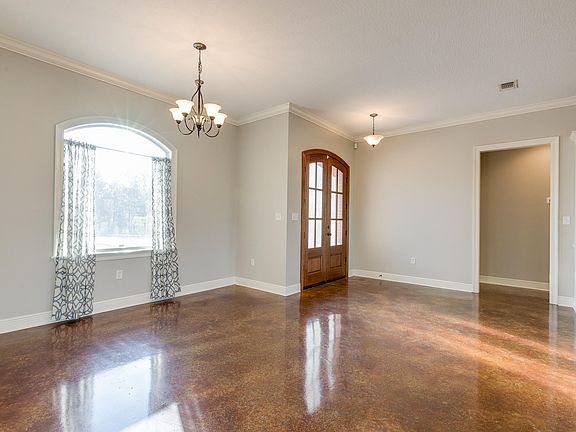 5th image of 21 Joan Dr
