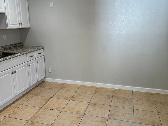4th image of 12038 Hoyt St #B
