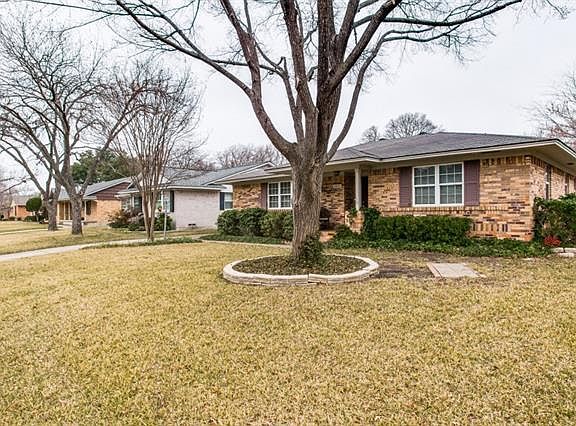 3rd image of 10117 Parkford Dr