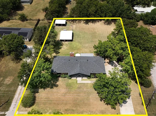 507 W South St, Whitesboro, TX 76273