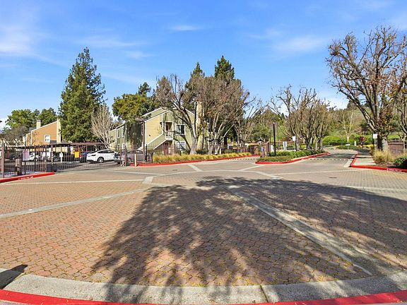 4th image of 160 Reflections Dr APT 23