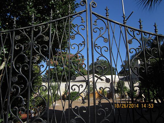 Entry gate to backyard