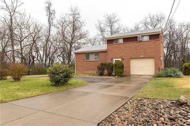Welcome to 1434 Marion Dr, a place you will love to call home.