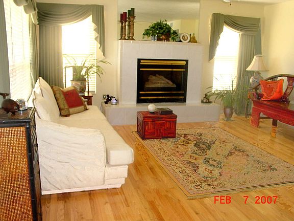 LIVING ROOM - FIREPLACE