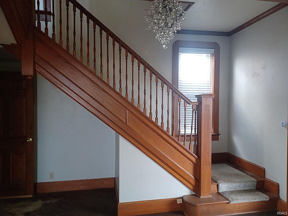 3rd image of 215 N 3rd St