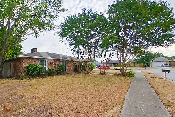 3 bed, 2.0 bath, 1400 sqft, $1,845 — Photo 2