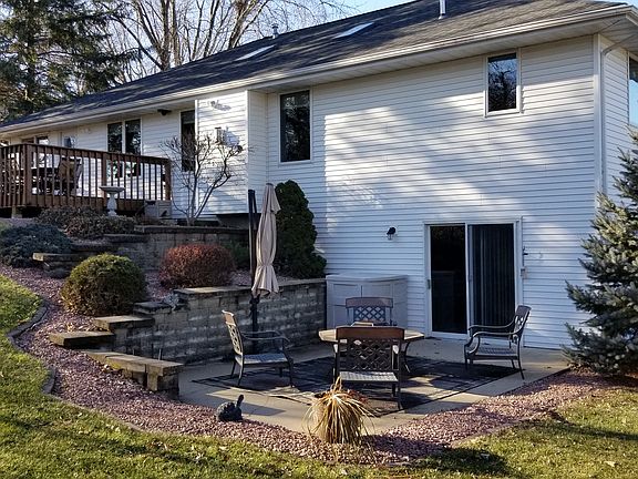 3rd image of 815 Thornwood Dr