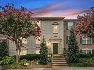 12107 Green Ledge Ct APT 102, Fairfax, VA 22033