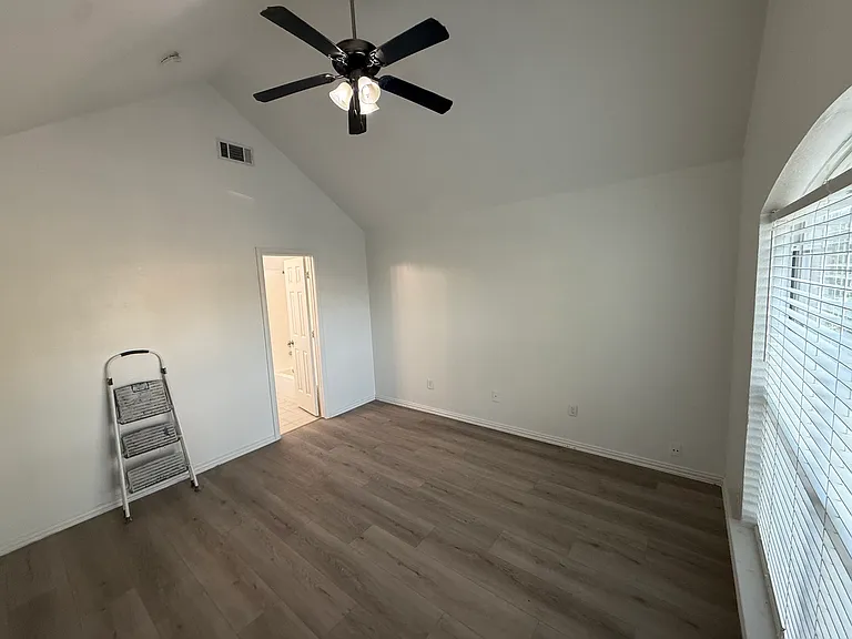 7865 Squire Ln — Photo 2