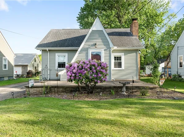 261 Jacob St NE, Navarre, OH 44662