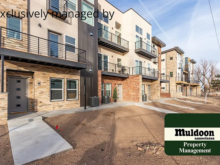 8 E Saint Elmo Ave — Photo 1