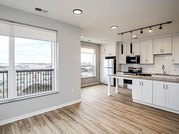 3rd image of 1117 Nicholas St #518