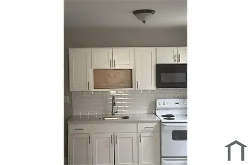 3061 Potter St Photo 1