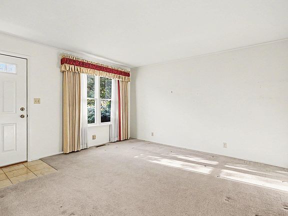 4th image of 1345 Providence Ct