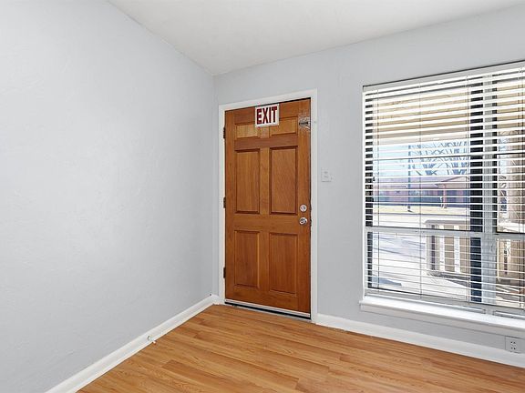 5th image of 242 W Cober Dr