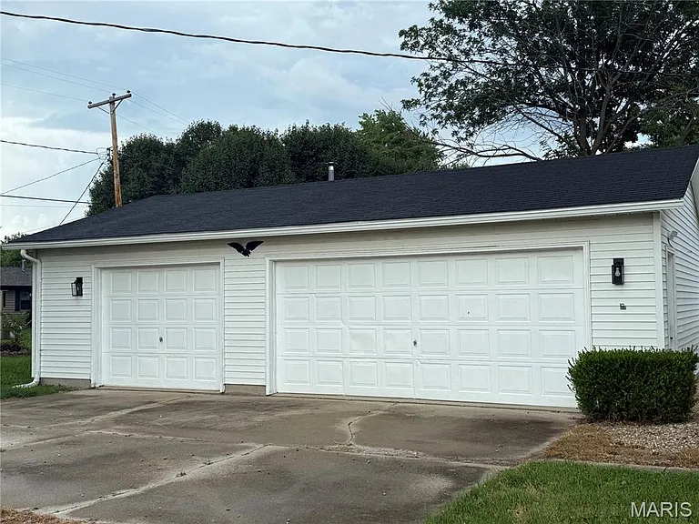 511 E Beckemeyer Ave — Photo 12