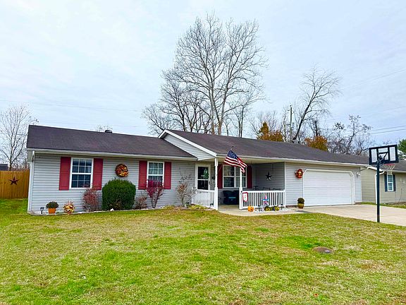 3rd image of 112 Aaron Dr