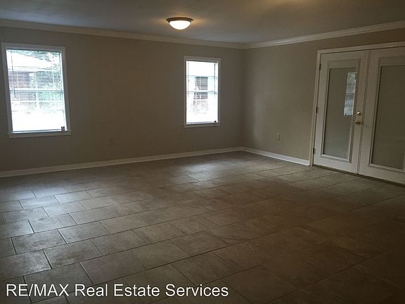 4th image of 6522 Burke St