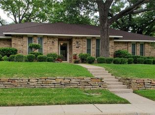 1300 Marble Canyon Dr, Desoto, TX 75115