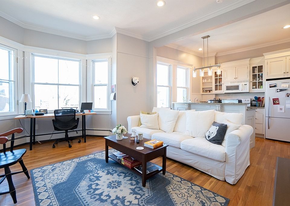 1st image of 30 Pinckney St APT 7