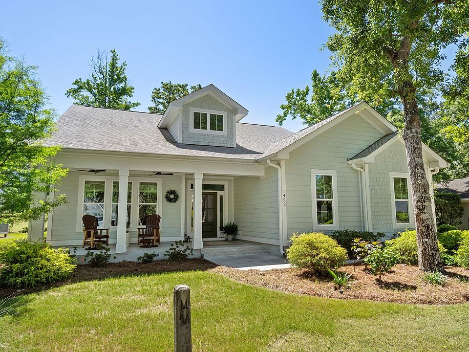 1st image of 1422 Lighthouse Dr.