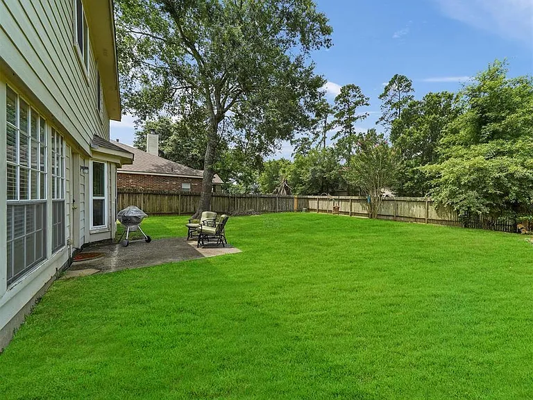 25719 Bearborough Dr — Photo 30