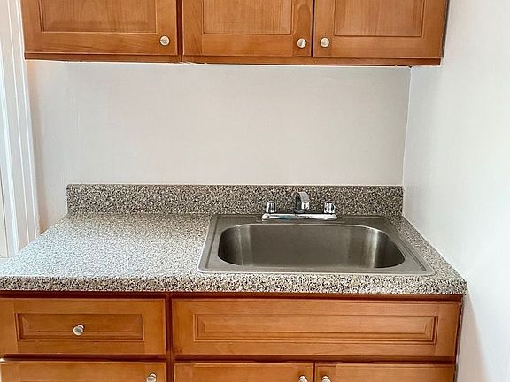 5th image of 23-31 33rd St #2R