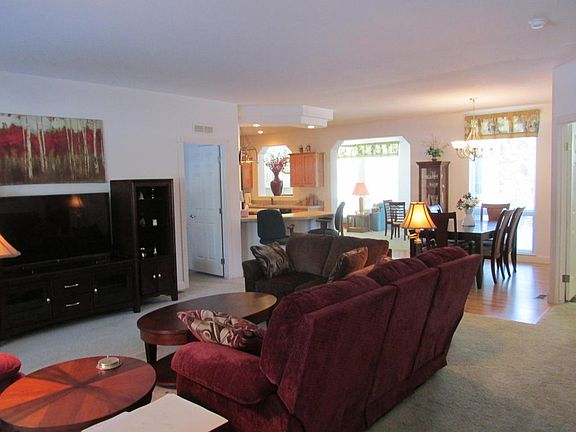 3rd image of 162 Richmond Ln