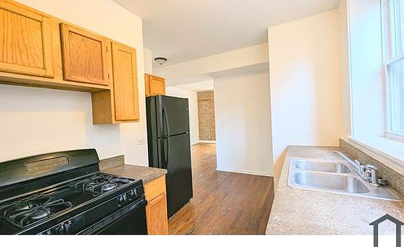 3rd image of 434 E 62nd St #303