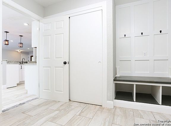 3rd image of 637 Sunhaven Dr