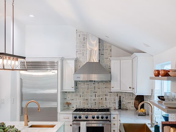 Kitchen (Sub Zero Fridge, Viking Appliances)