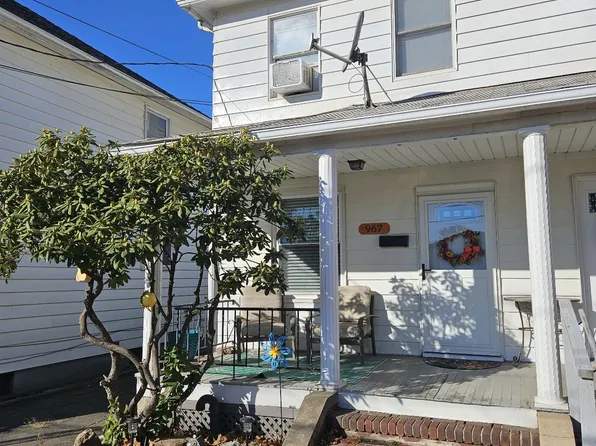 967 Shoemaker Ave, West Wyoming, PA 18644