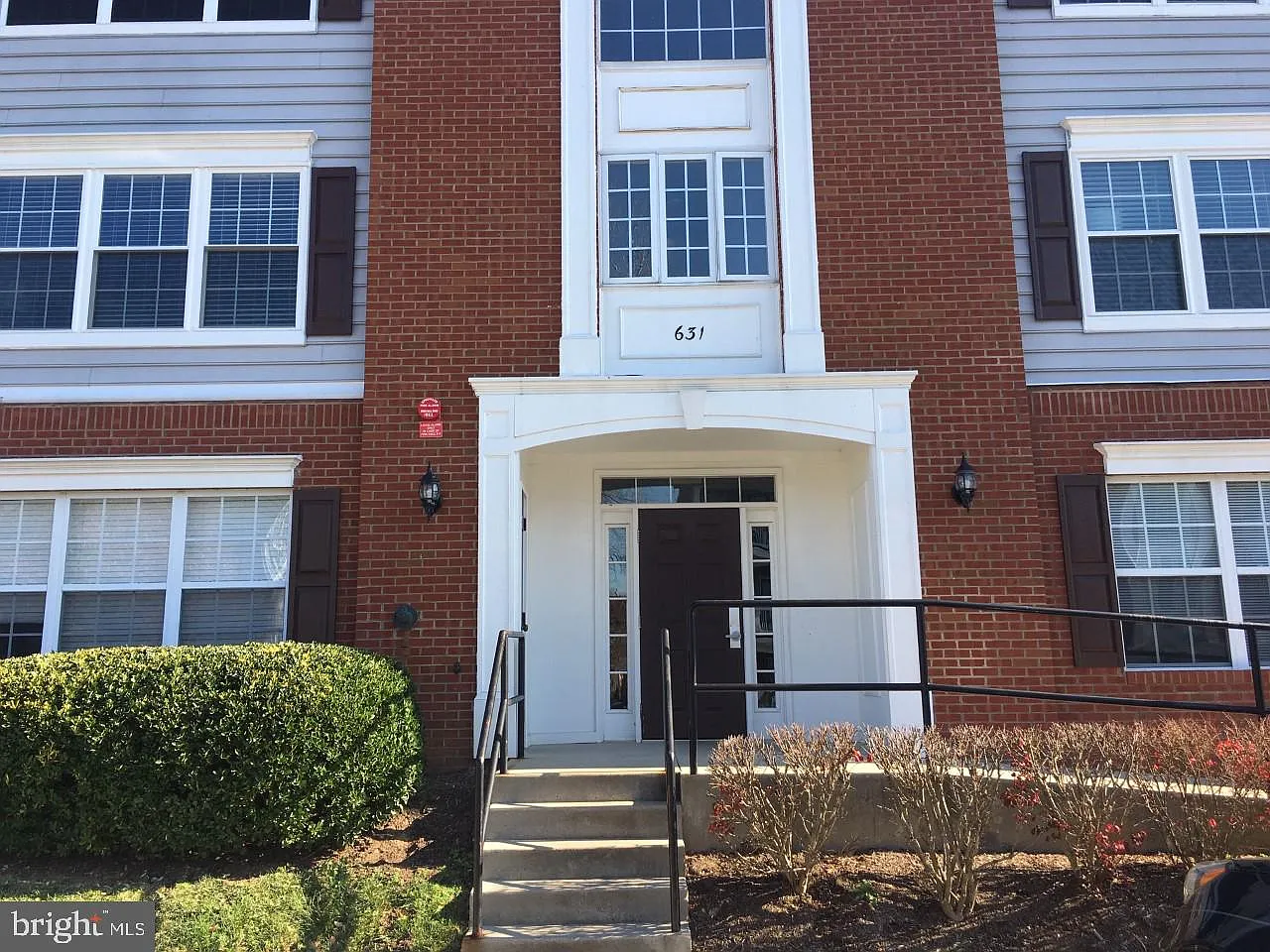 631 Constellation Sq Unit H photo 1