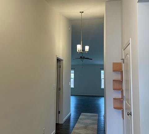 2nd image of 3138 Jasmine Ct