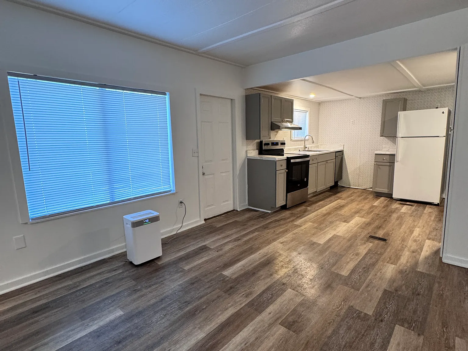 812 Blossom Dr — Photo 4