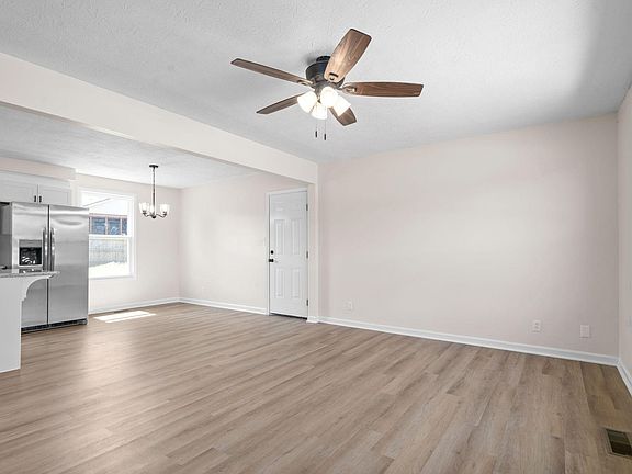 3rd image of 288 Northwood Ter