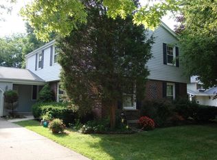 1529 Shenandoah Ln, Naperville, IL 60563